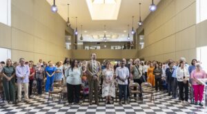 Colaboradores de Bellas Artes participan en acto de reconocimiento / Institucional